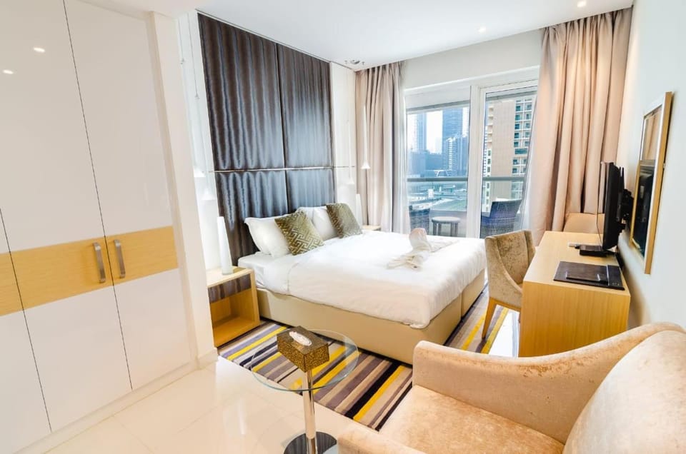 Bed, TV and multimedia, Bedroom
