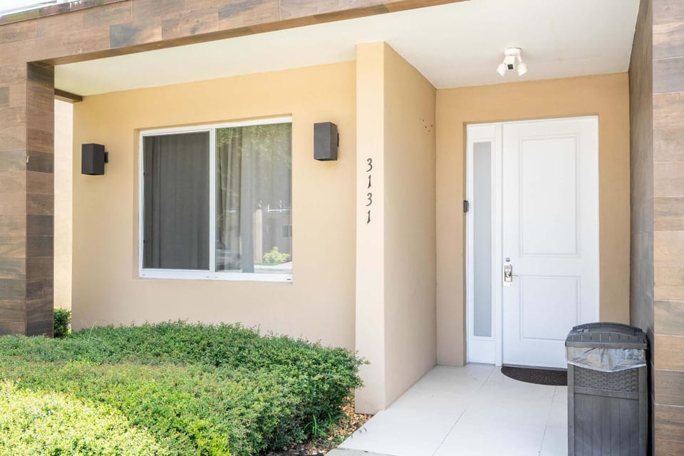 Modern Magic Village Home for 12 with Grill 3131 House in Bay Lake