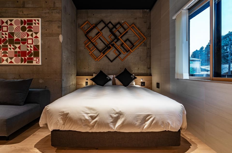 Bed, Photo of the whole room, pet friendly, pet friendly