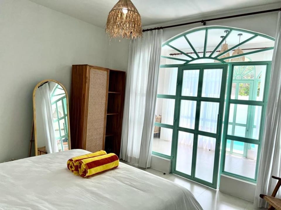 Bed, Bedroom, towels, wardrobe