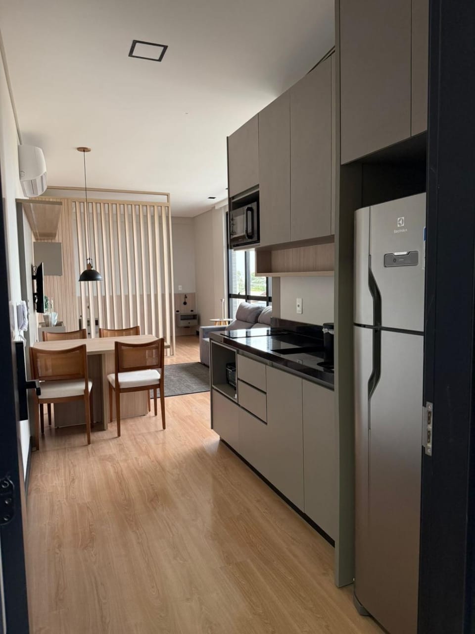 Kitchen or kitchenette, Dining area, stove