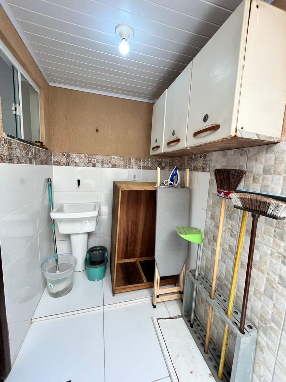 Duplex em Itaúna 4min da Praia que ocorre o WSL, 1min da pista de skate do LS, pracinha com parque infantil, quadra de futebol, tudo isso a 1 min da duplex, perto do comércio, wi-fi super rápido, monitoramento 24hrs Apartment in Saquarema
