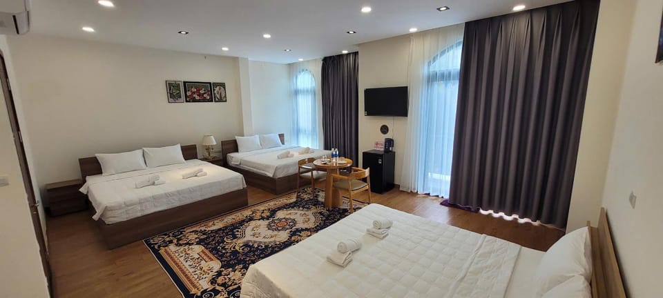 Bed, TV and multimedia, Photo of the whole room, Seating area, towels