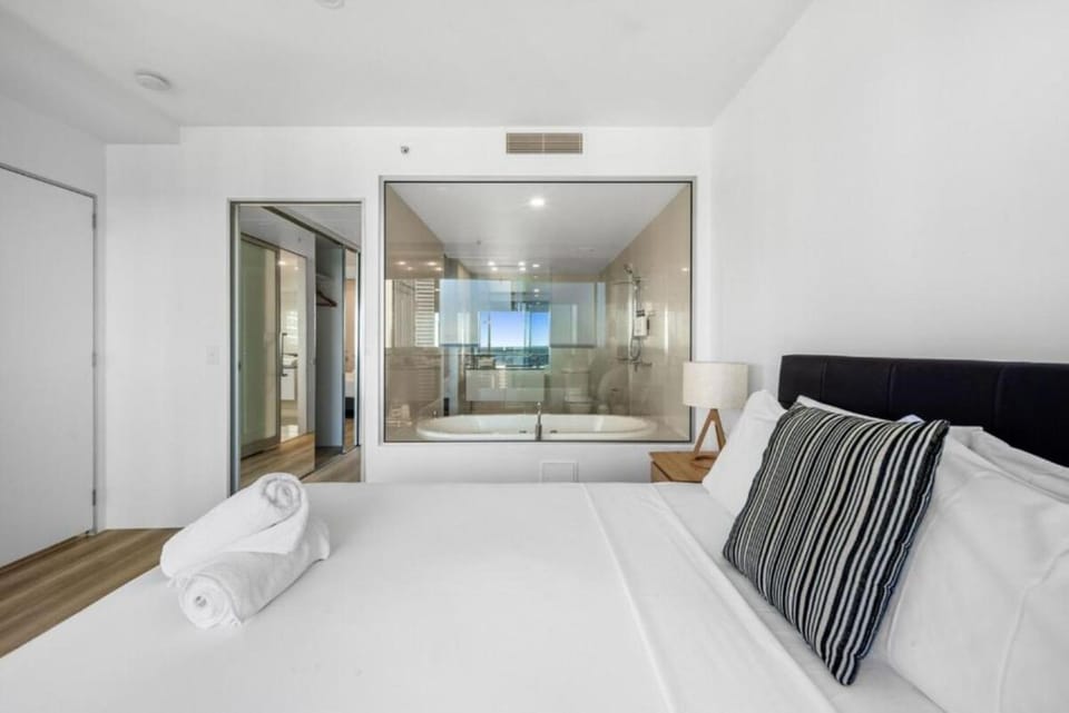 Bed, Photo of the whole room, Bedroom, towels