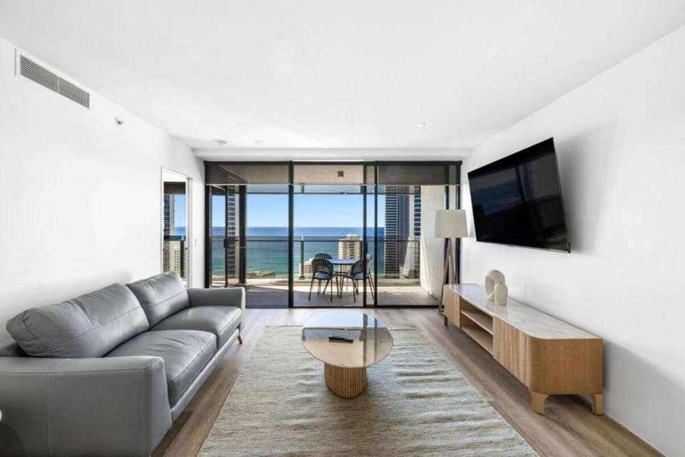Natural landscape, TV and multimedia, Living room, Seating area, Sea view