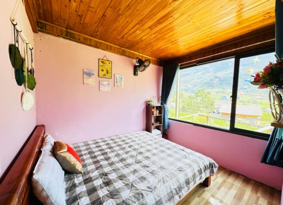Bed, Mountain view