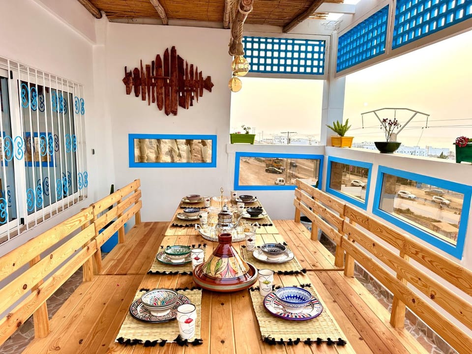 Food and drinks, Dining area, Food