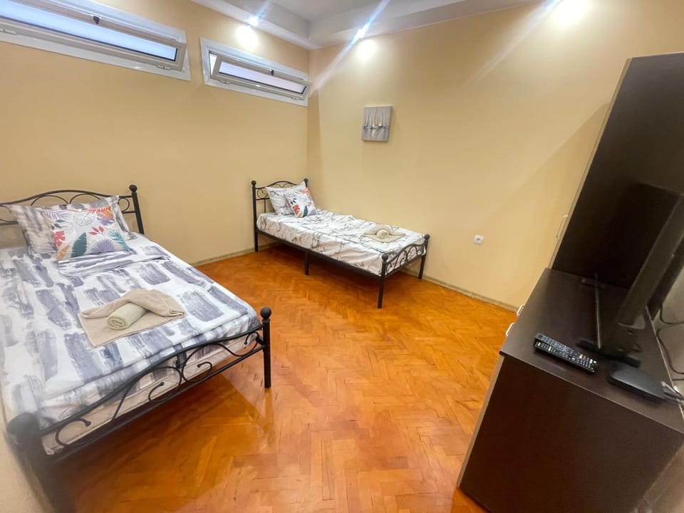 TV and multimedia, Bedroom, internet, towels, wardrobe