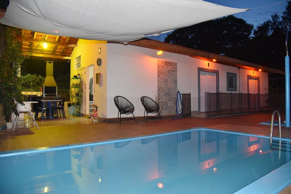 Shower, Patio, BBQ facilities, Pool view, Swimming pool, Swimming pool, sunbed