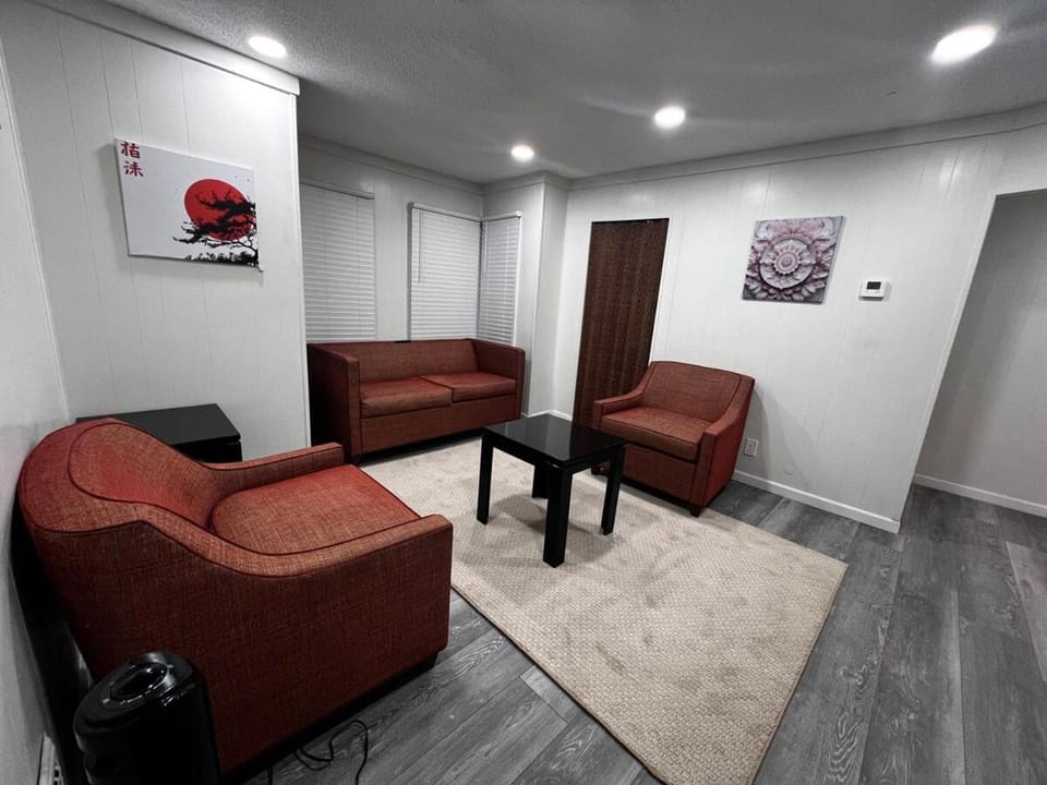 Casa Bella Niagara 2BR 1BATH 6PPL Close to Falls House in Niagara Falls