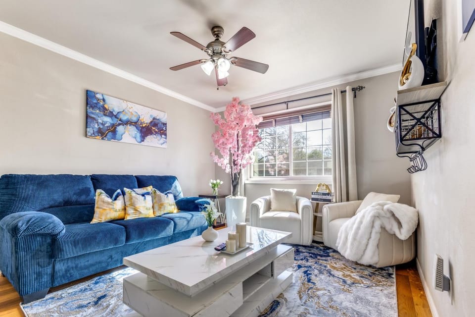 TV and multimedia, Living room, Seating area