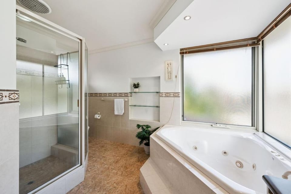 Shower, Bathroom, Bath, towels