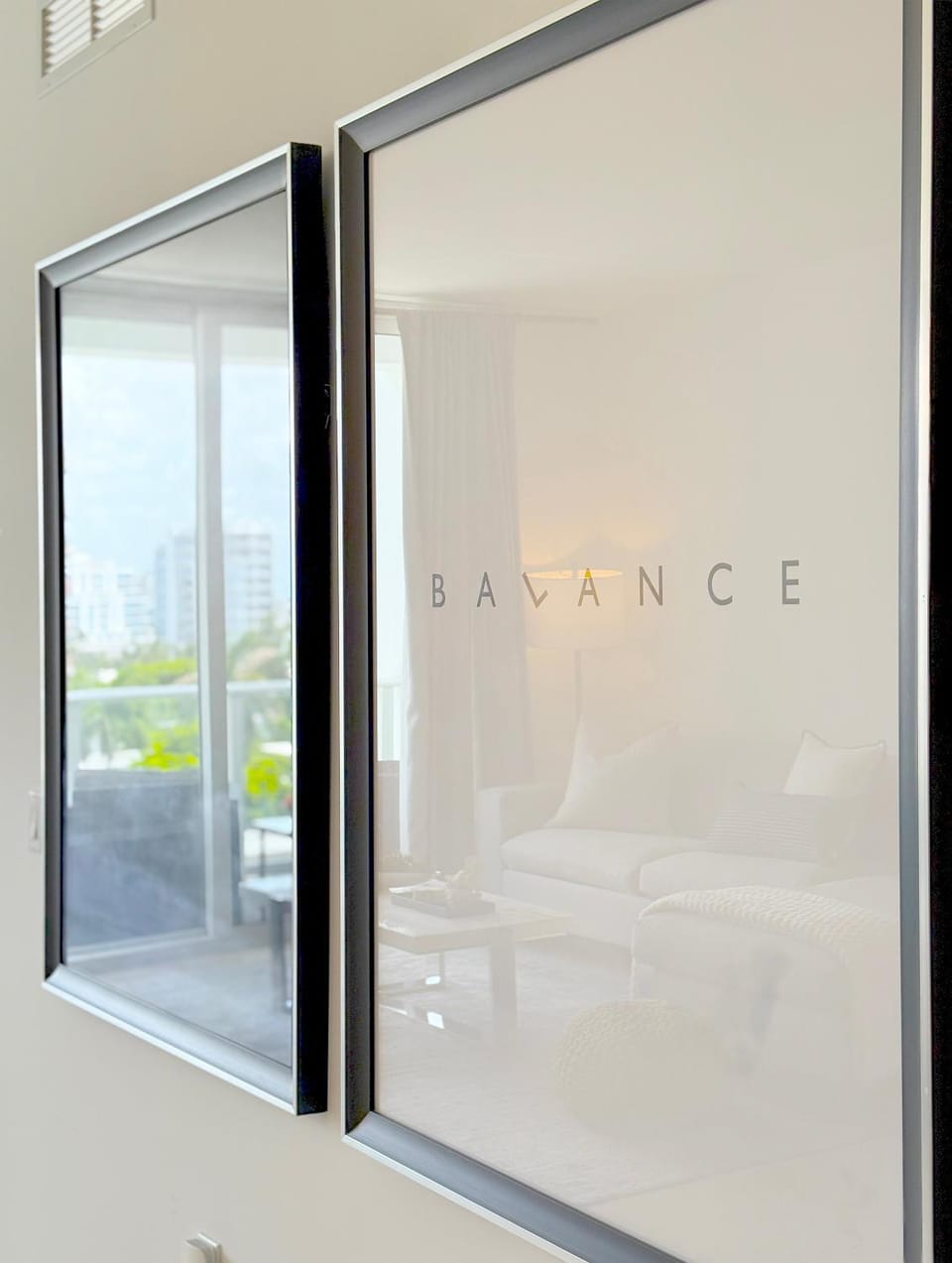 Tiffany Topaz - Rooftop Pool, Gym, Walk to Beach House in Fort Lauderdale