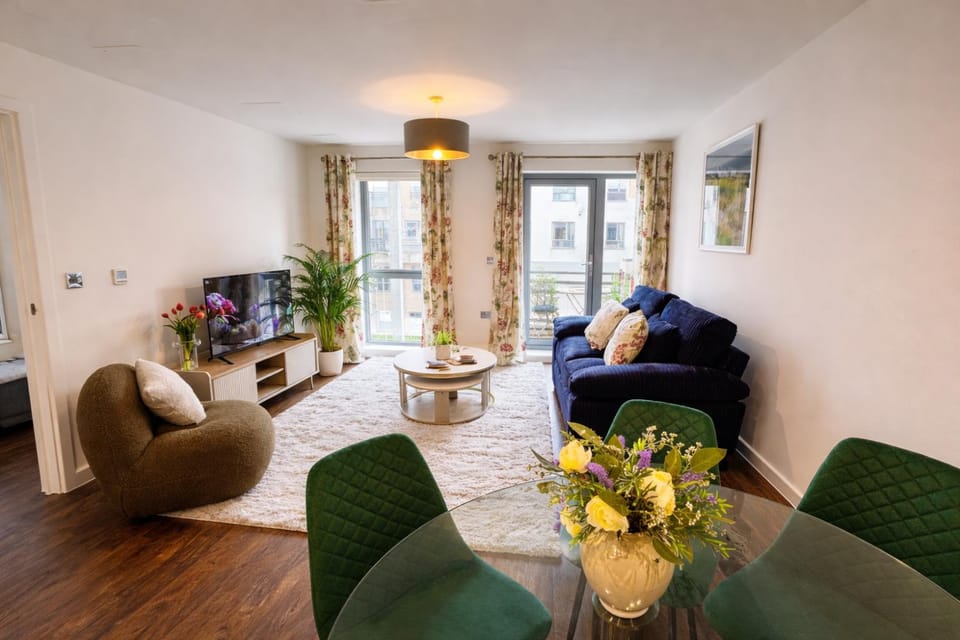 Avocado Tree Apartment - near Cambridge Station Apartment in Cambridge