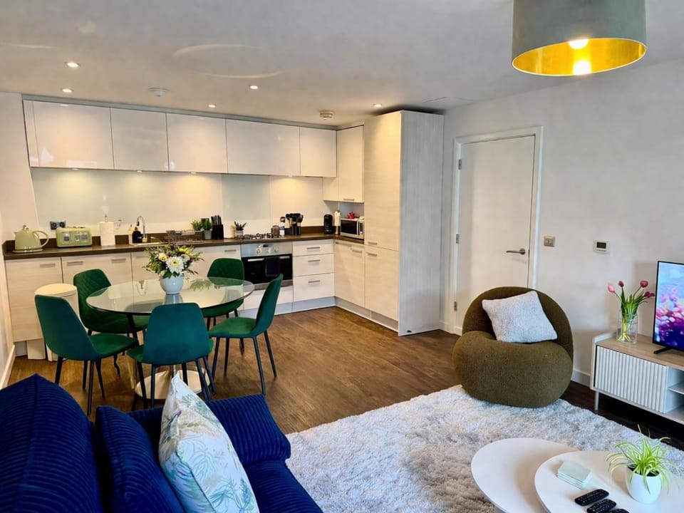 Avocado Tree Apartment - near Cambridge Station Apartment in Cambridge