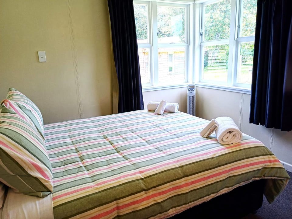 Waitangi Beach Unit B House in Paihia