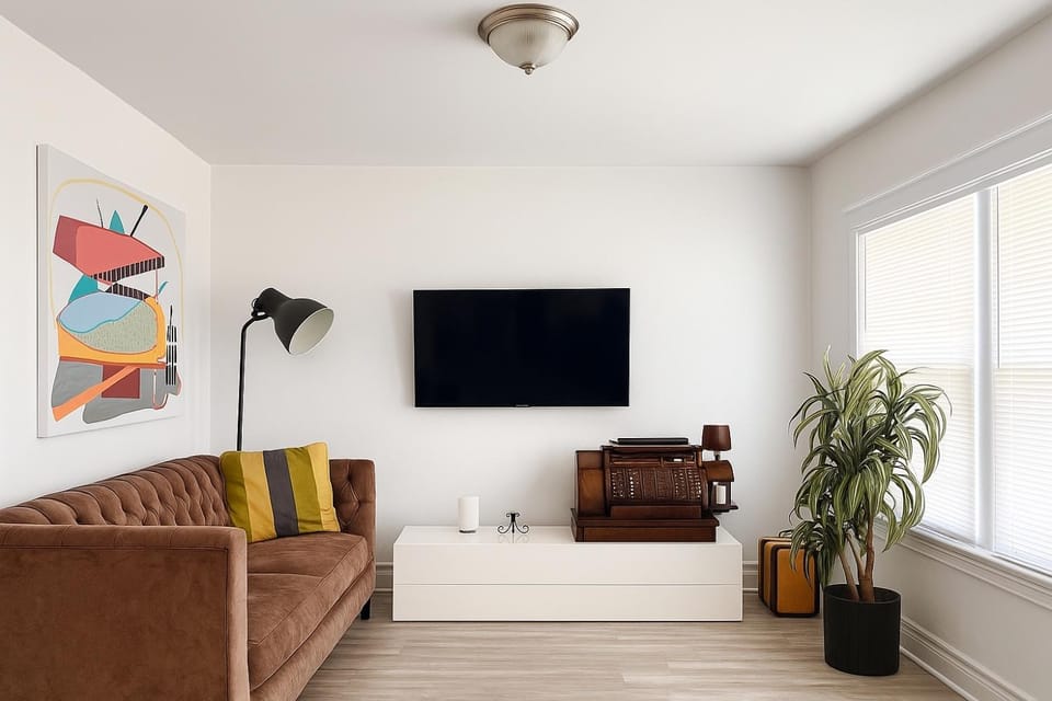 Detroit 4BR Home | Bathtub & Pet Friendly Stay House in Hamtramck