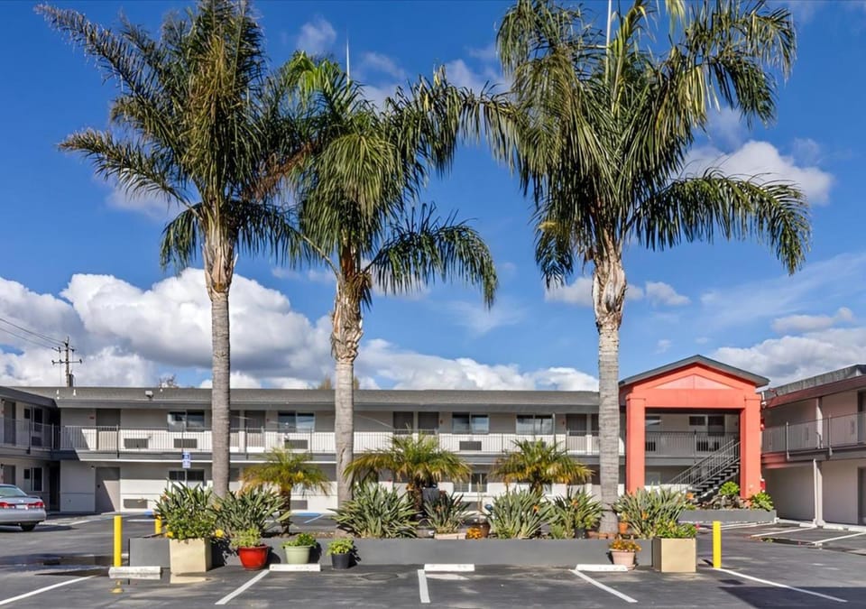 Steinbeck Lodge Hotel in Salinas