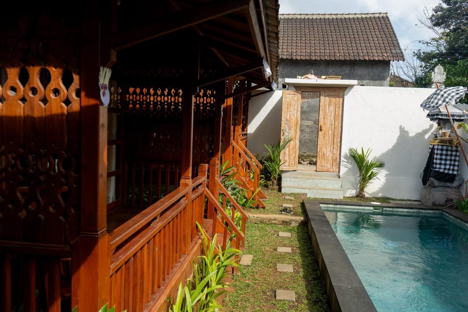 Property building, Garden, Pool view, Swimming pool