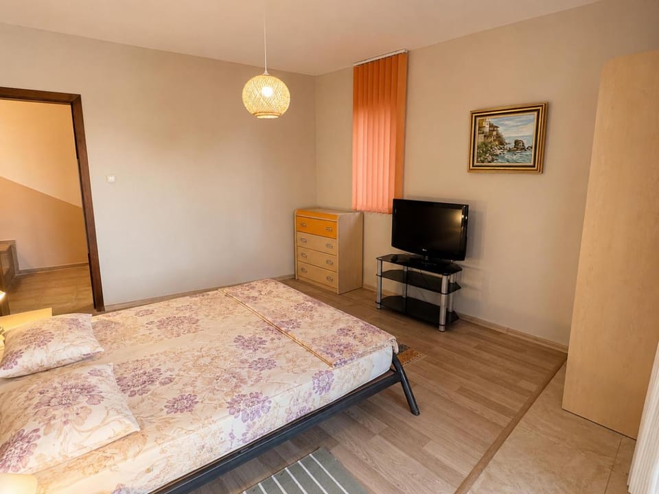 TV and multimedia, Bedroom