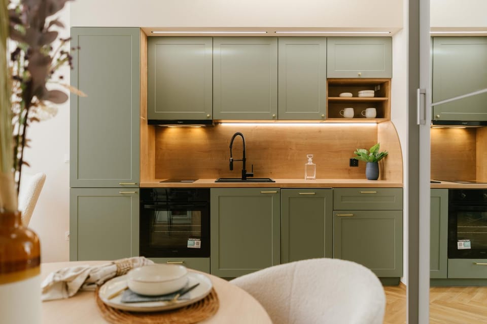 Kitchen or kitchenette