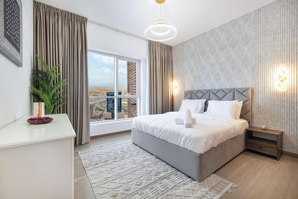 Luxury 2BR w Floating Bed in Dubai Marina Sulafa 4404 Apartment in Dubai