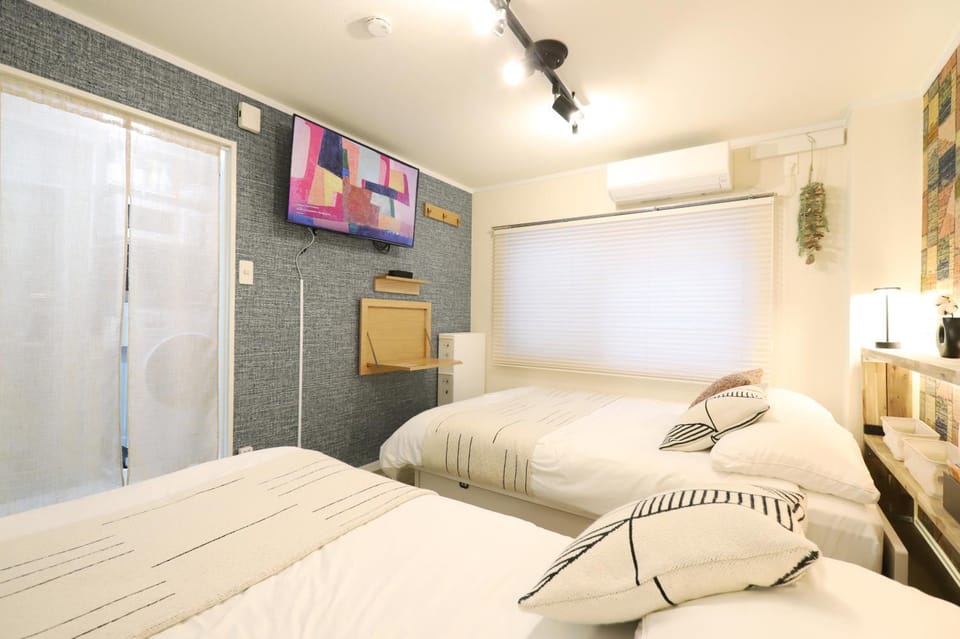 Bed, TV and multimedia, Bedroom, air conditioner
