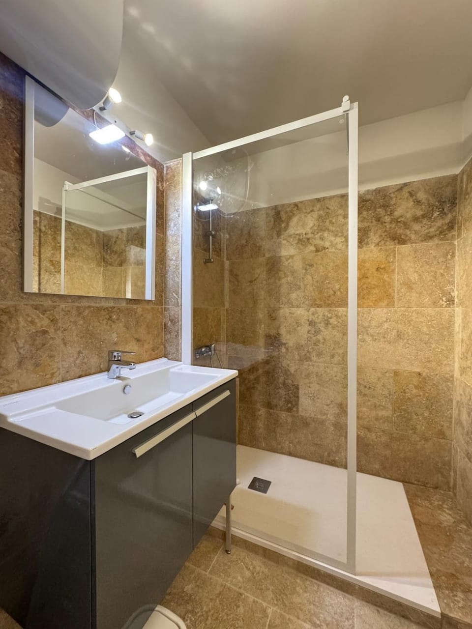magnifique Studio centre historique n5 Apartment in Villeneuve-lès-Avignon