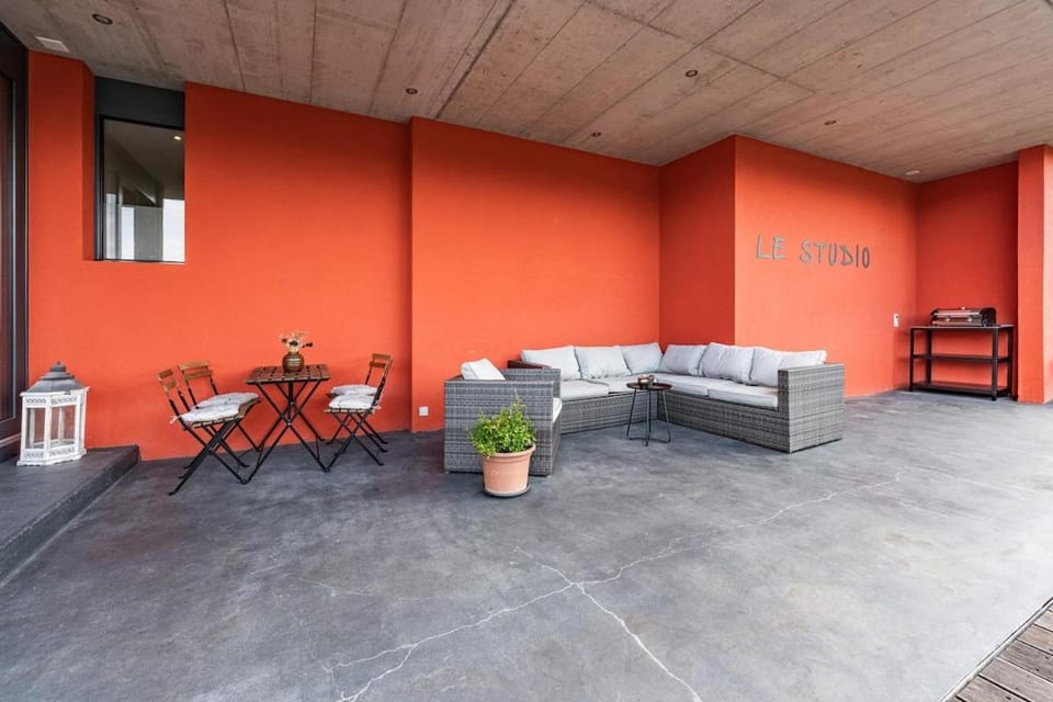 Light-filled studio with panoramic views Apartment in Hilterfingen