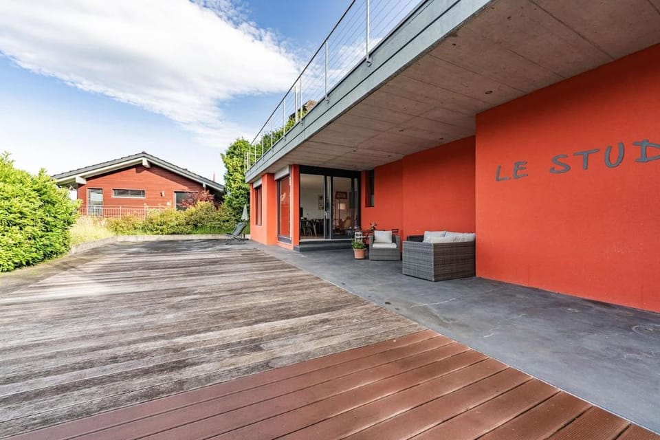 Light-filled studio with panoramic views Apartment in Hilterfingen