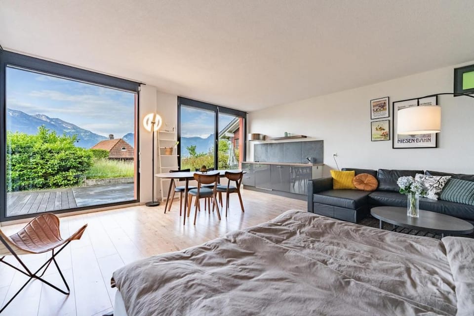 Light-filled studio with panoramic views Apartment in Hilterfingen