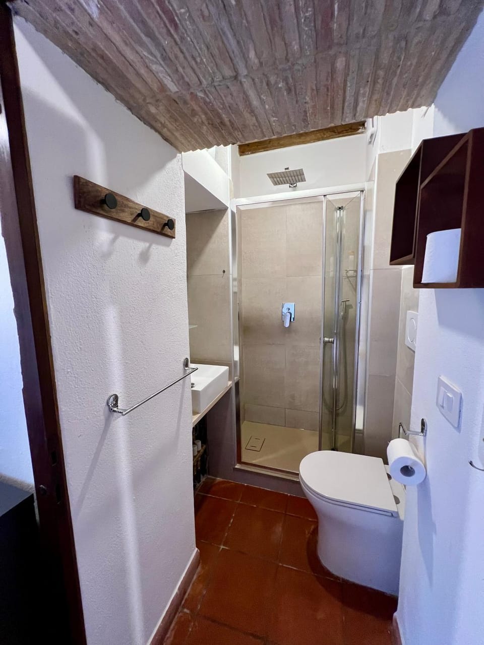 Shower, Toilet, Bathroom, towels