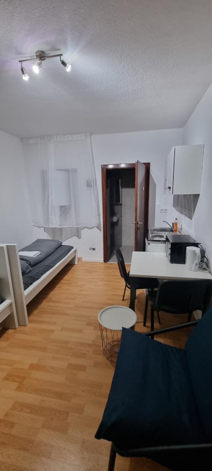 Bed, Kitchen or kitchenette, Living room, Photo of the whole room, Seating area, Dining area, Bedroom