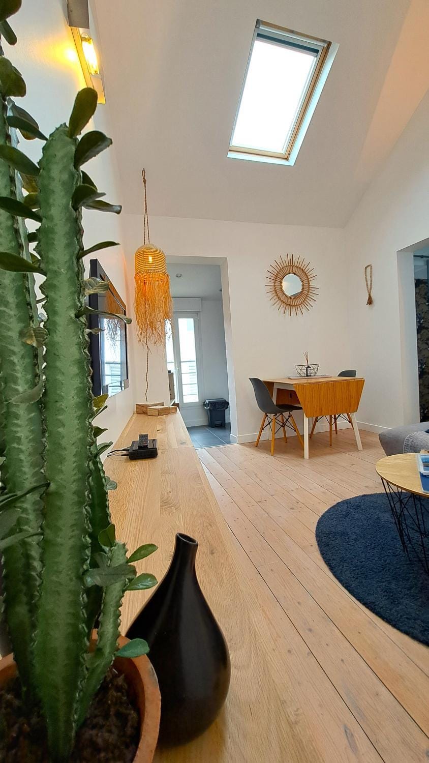 Living room, Dining area