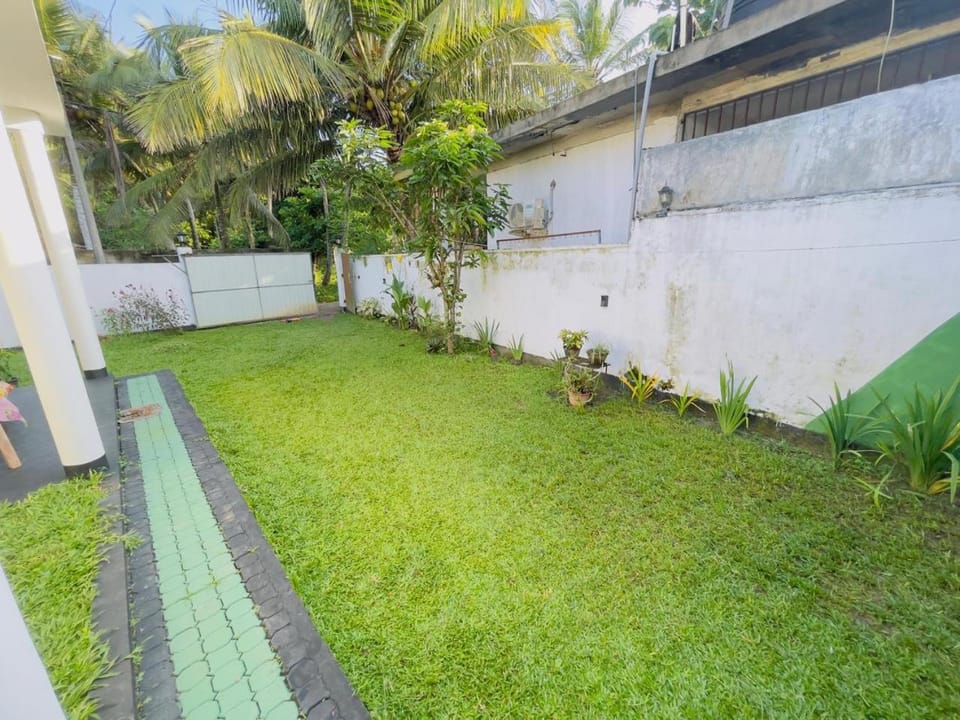 Seagrass Villa Bed and Breakfast in Kamburugamuwa