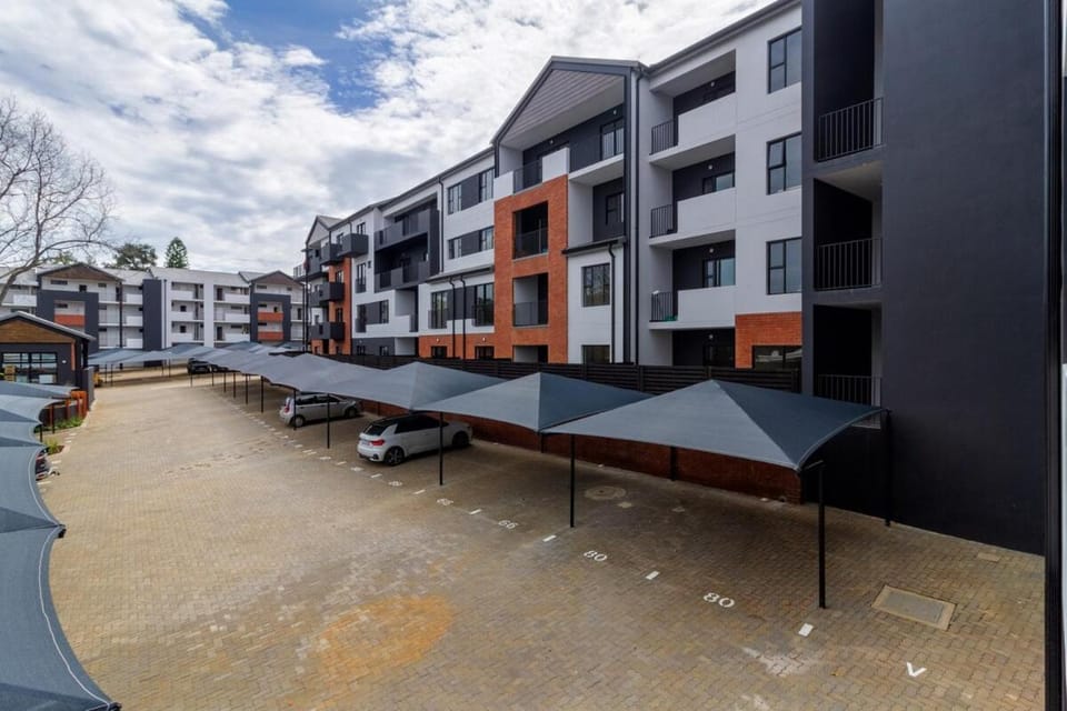 AlimamaSpaces Pano's Akaru Apartment in Sandton