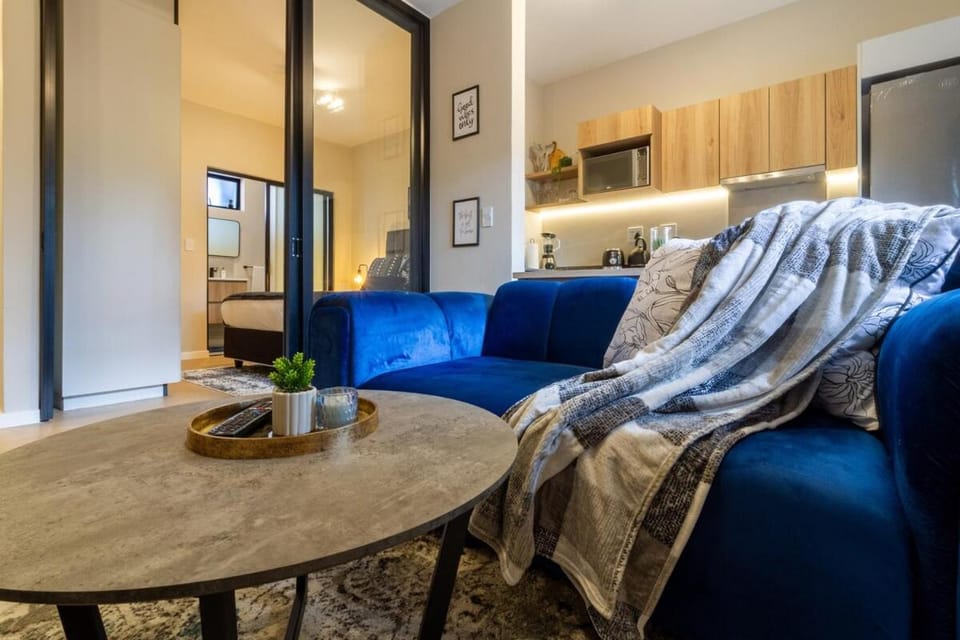 AlimamaSpaces Pano's Akaru Apartment in Sandton