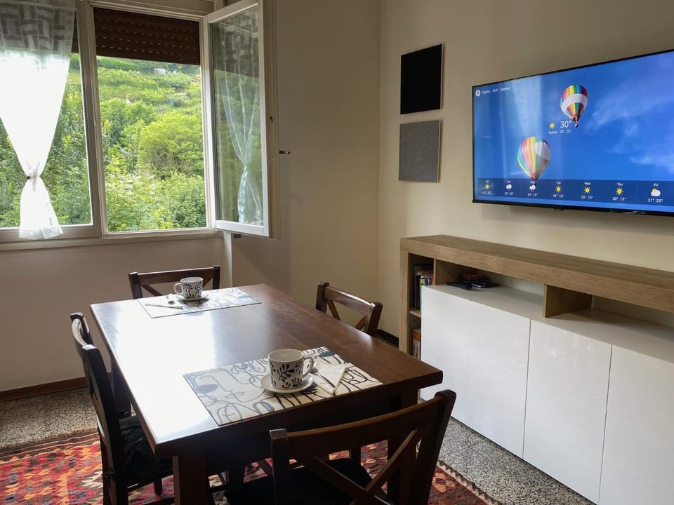 TV and multimedia, Dining area