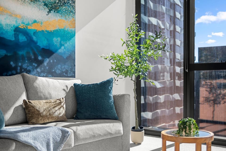 Day, Living room, Seating area