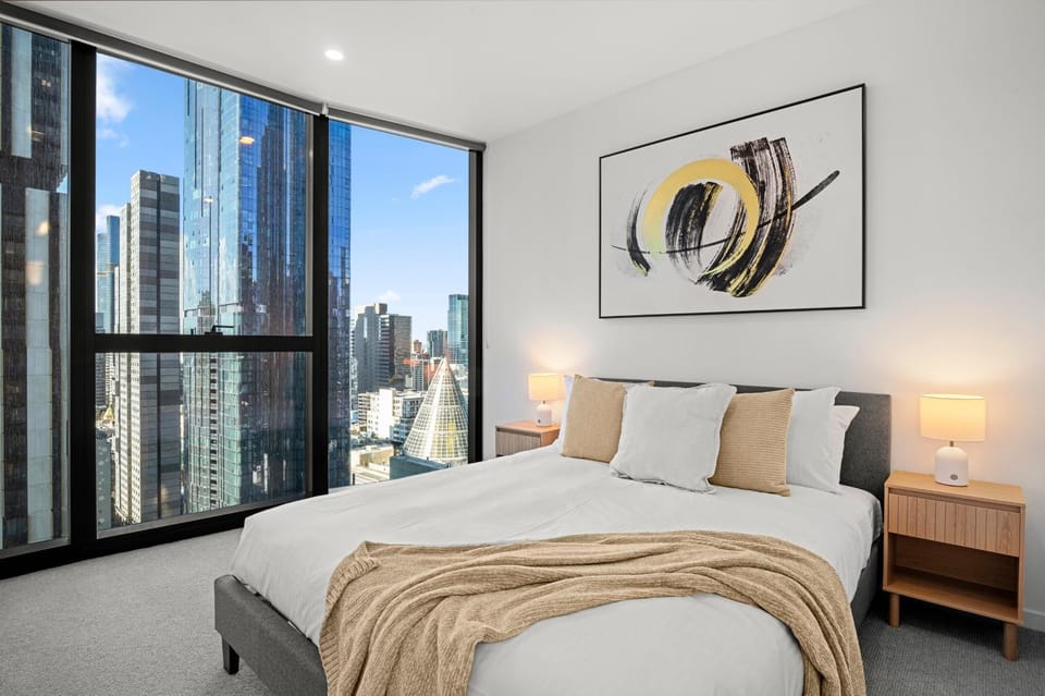 Bed, Photo of the whole room, Bedroom, City view