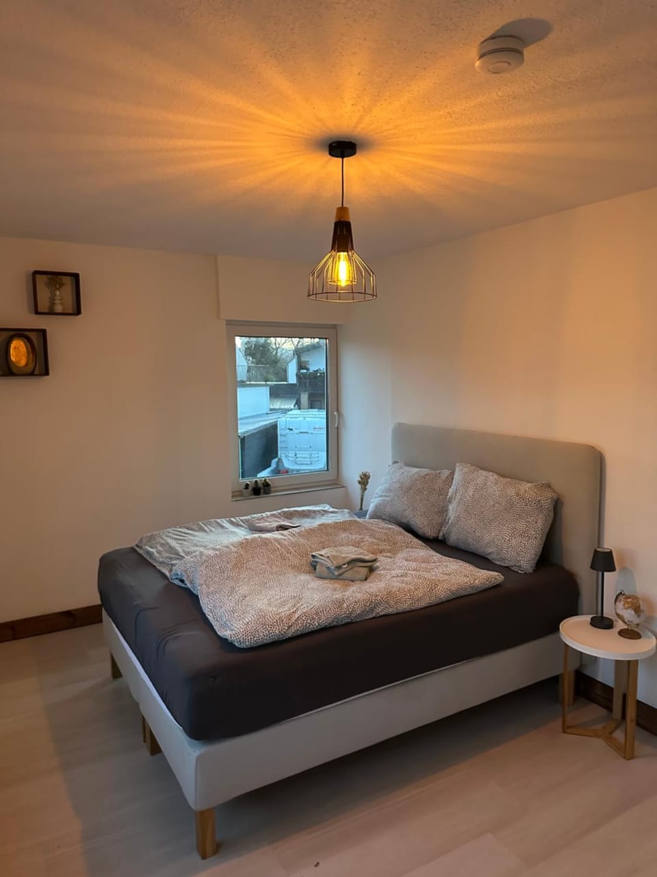 Flamingo 1 - Traumhaftes Wohnen mit Terrasse - zentral und stilvol Apartment in Düren