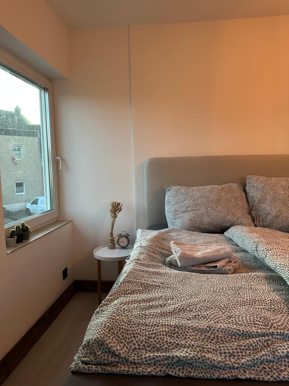 Flamingo 1 - Traumhaftes Wohnen mit Terrasse - zentral und stilvol Apartment in Düren