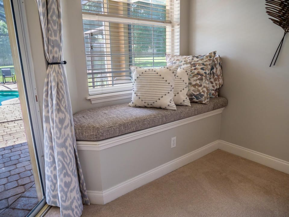 Seating area, Bedroom