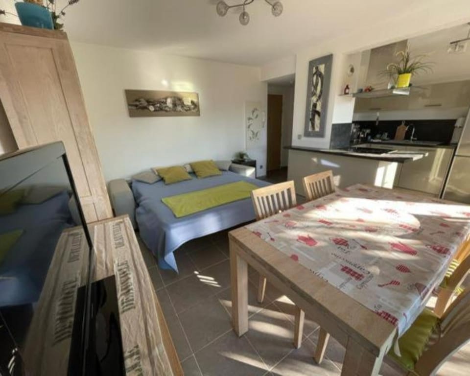 T2 Port de Porto Vecchio 4 pers vue Montagne Apartment in Porto-Vecchio