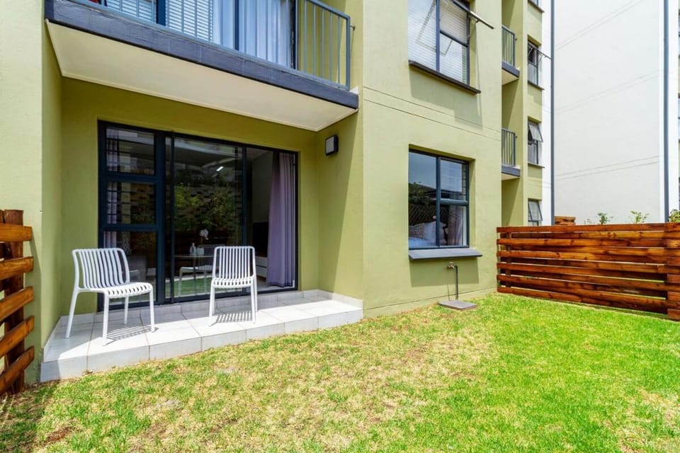 #AlimamaSpaces Rob's GreenPark Apartment in Gauteng