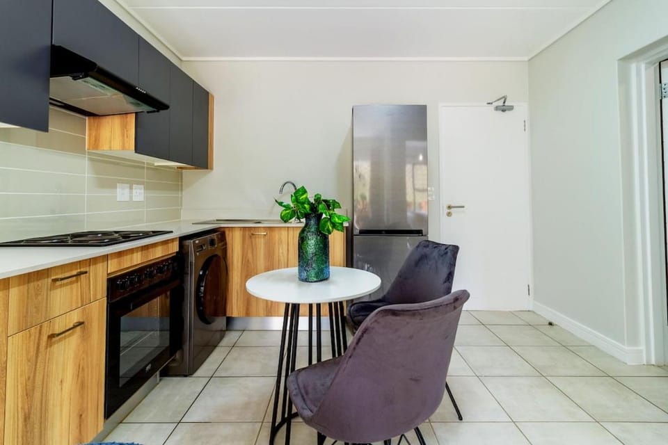 #AlimamaSpaces Rob's GreenPark Apartment in Gauteng