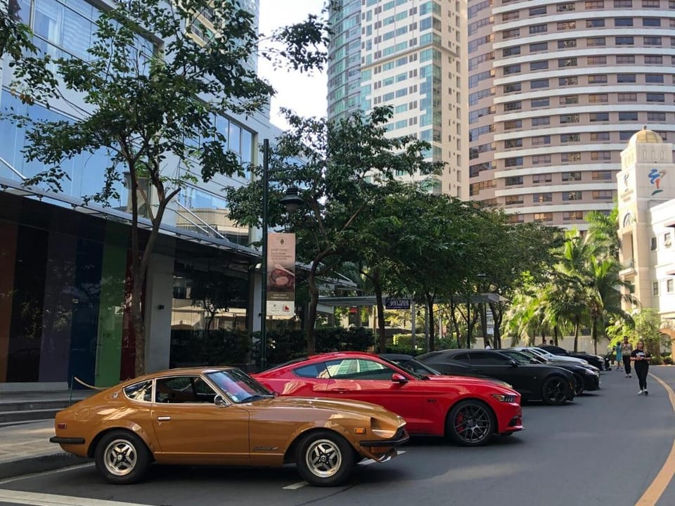 Huge 101-SQM 2BR in Central BGC Up to 12 Guests Apartment in Makati