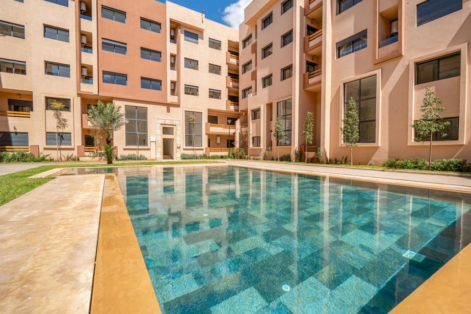 Property building, Swimming pool, Swimming pool