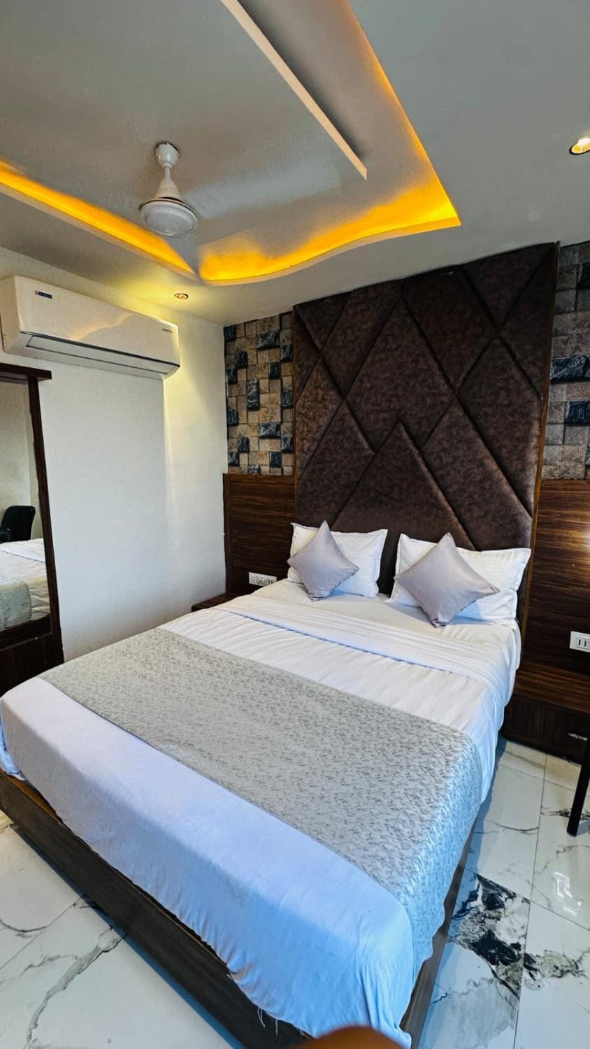 Hotel Lotus Lide Hotel in Gandhinagar