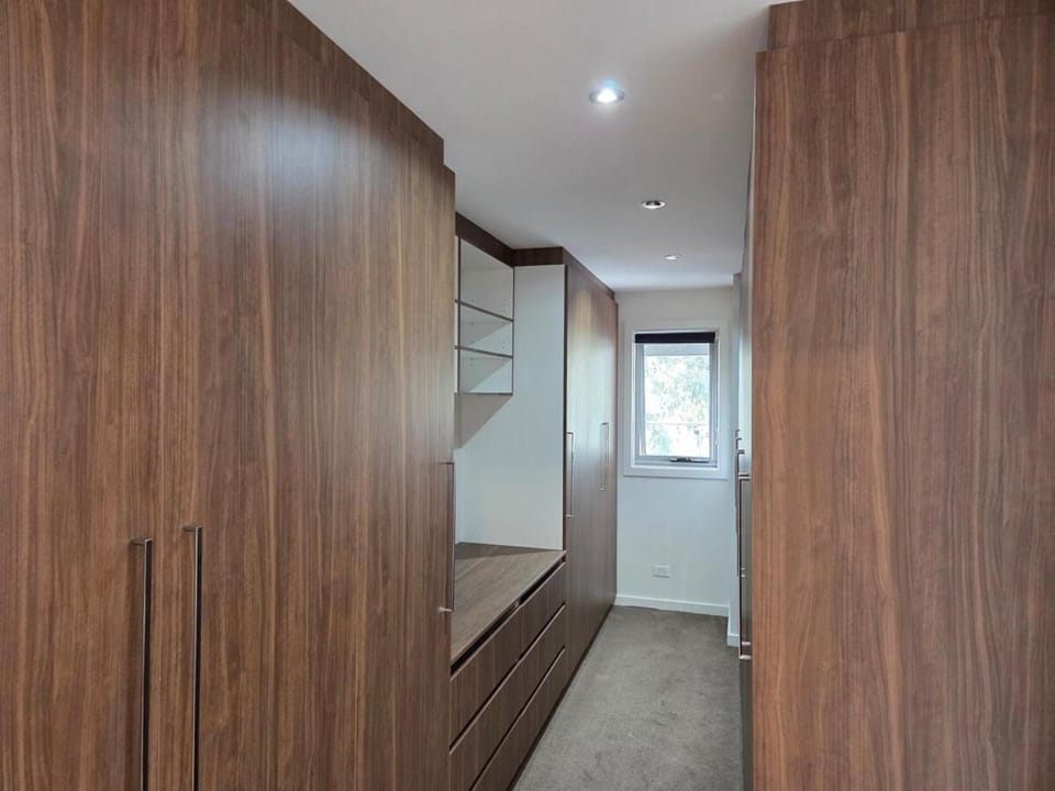 Huge 6 Bed House in Franklin ACT House in Canberra